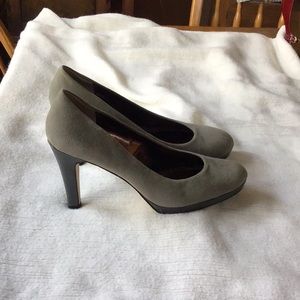 Enzo Angiolini, 8M, gray suede heels